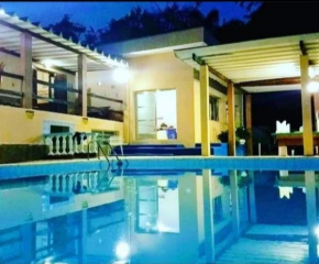 Chácara com Piscina em Guararema
